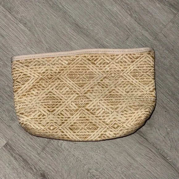 2/$15 Sephora Elegant Tan Woven Makeup Bag - Picture 4 of 4